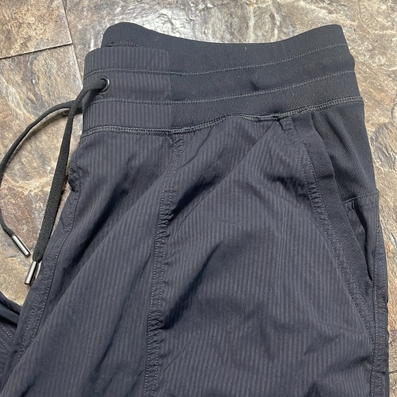 Women’s Jogger - Picture 2 of 5